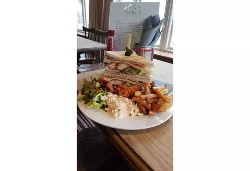 ホテル The Bug And Spider