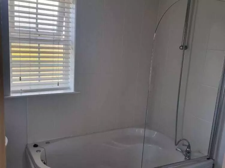 Отель The Moorings