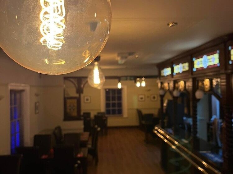 Отель The Moorings