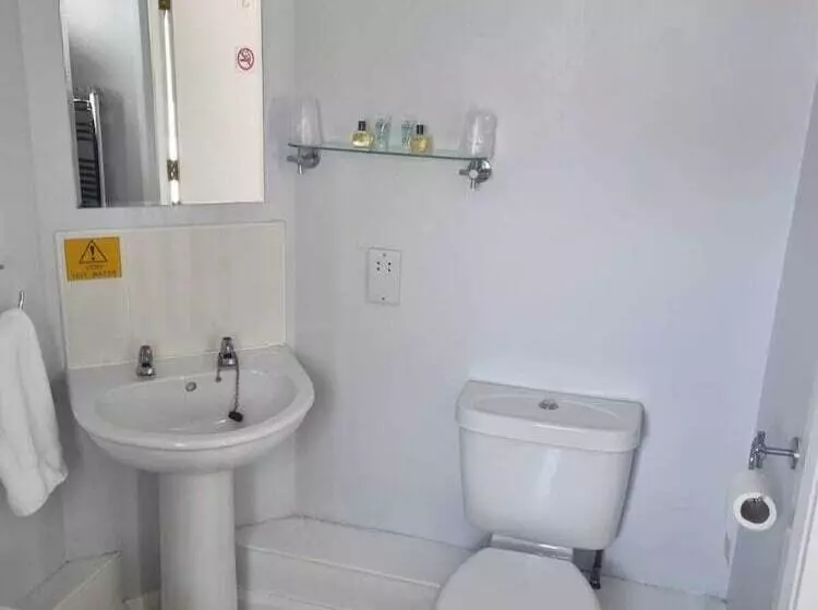 Отель The Moorings