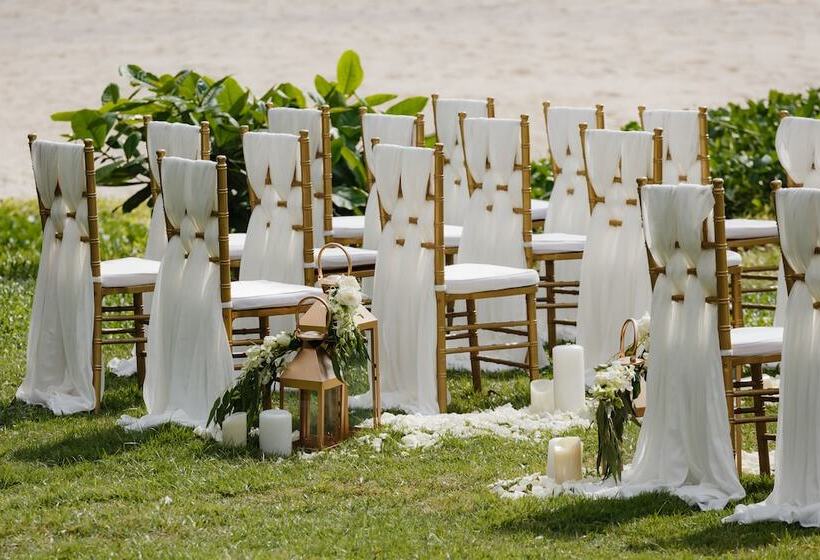 Отель The Surin Phuket