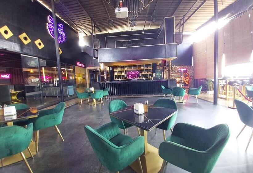 Отель Ss Grandeur