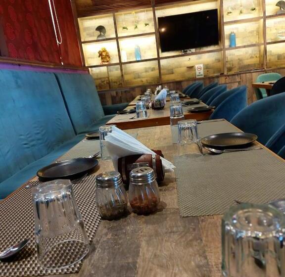 Отель Ss Grandeur