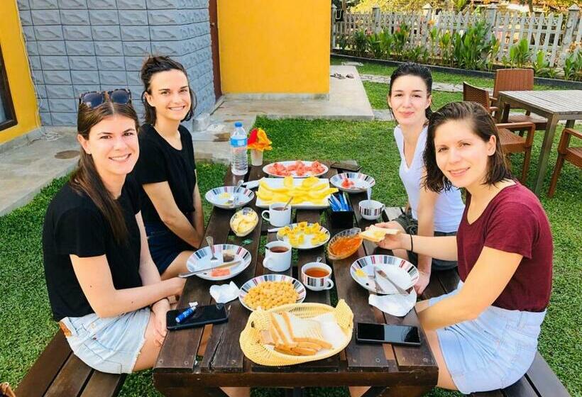 פנסיון Canal S Edge