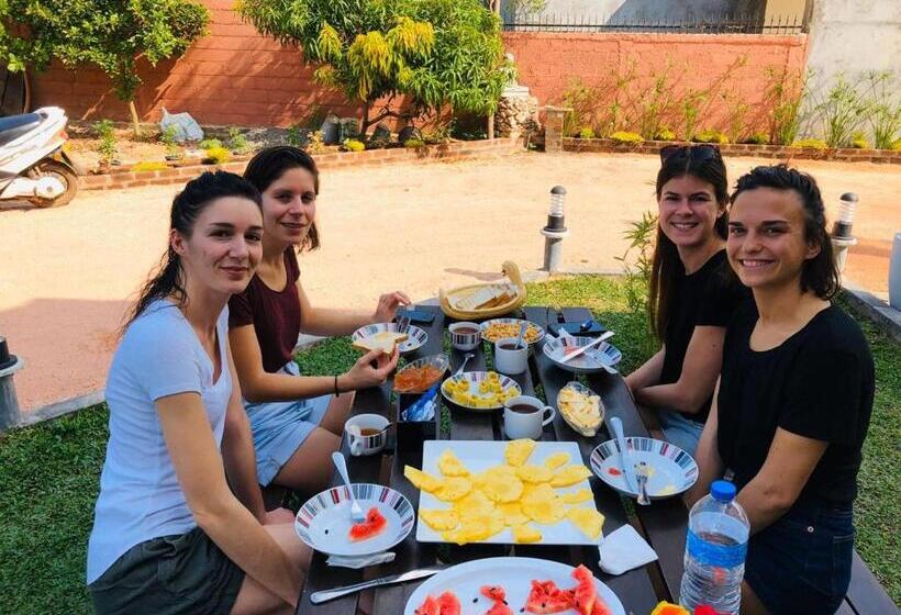 פנסיון Canal S Edge