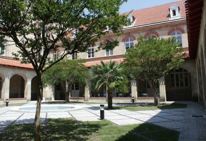 ホテル Saint Louis Beaulieu   Bordeaux