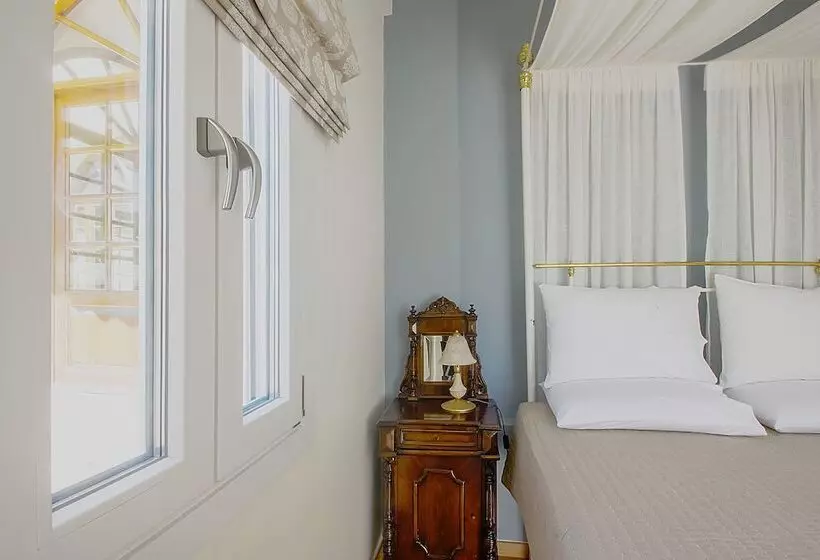 Emilia Luxury Apartments