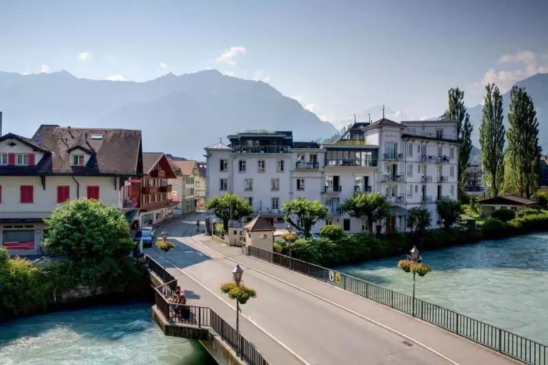 مسافرخانه Alplodge