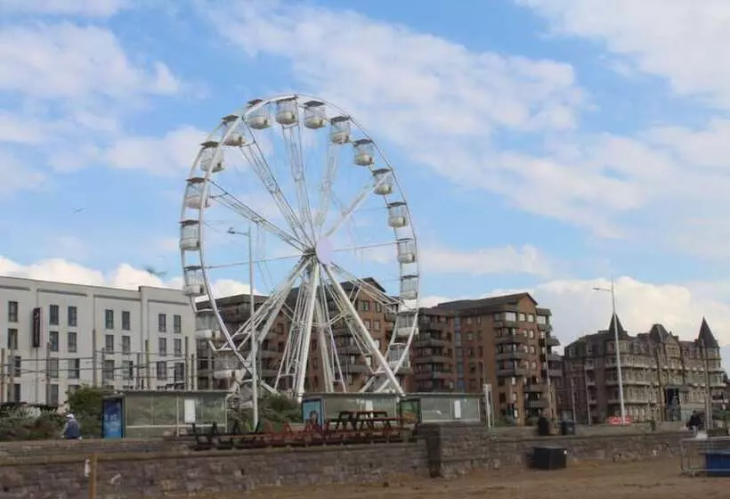 مسافرخانه Parasol Weston Guest House