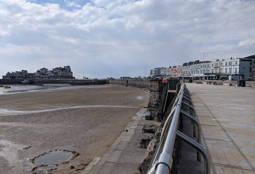 Hostal Parasol Weston Guest House