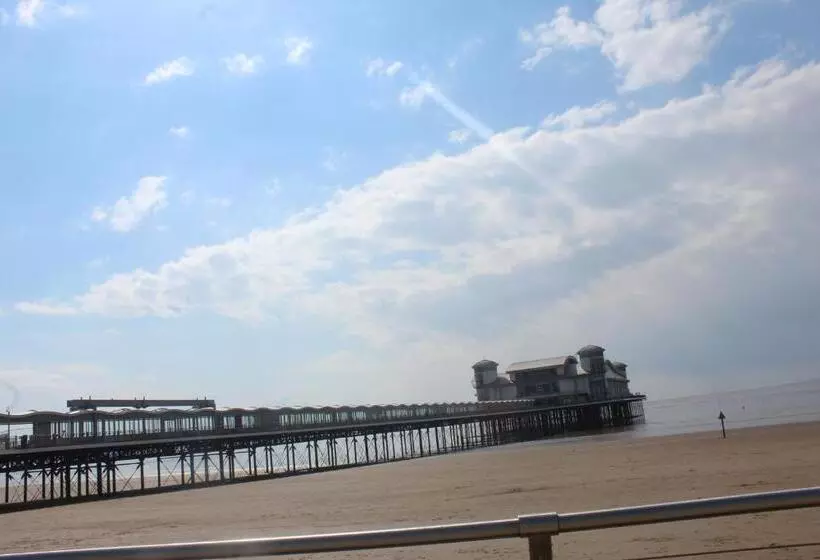 مسافرخانه Parasol Weston Guest House