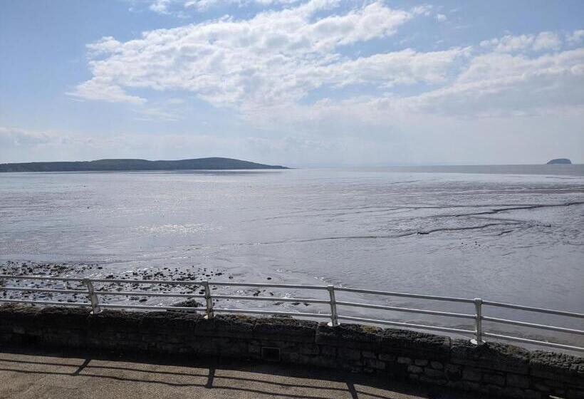 Hostal Parasol Weston Guest House