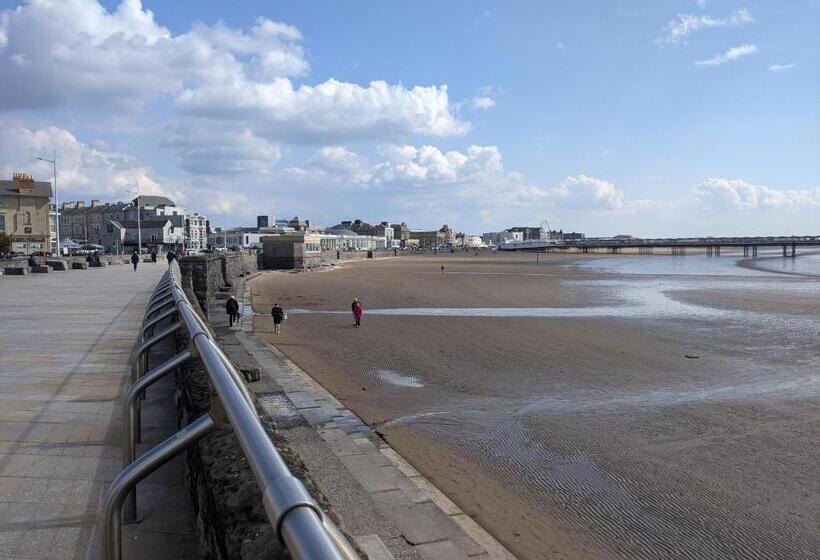 Hostal Parasol Weston Guest House