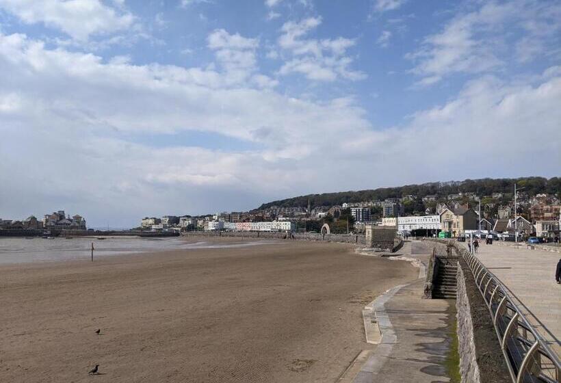 Hostal Parasol Weston Guest House