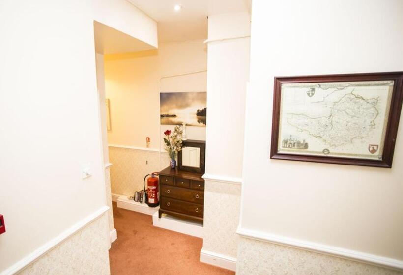 Hostal Parasol Weston Guest House