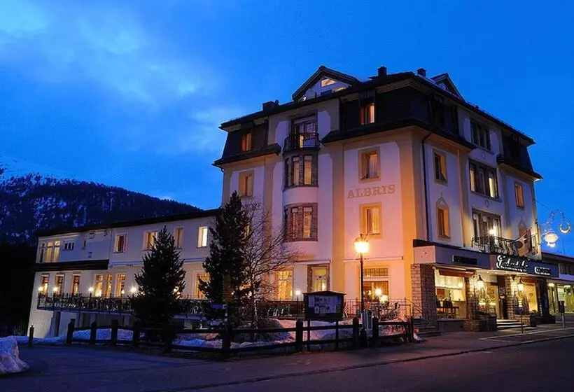 هتل Albris