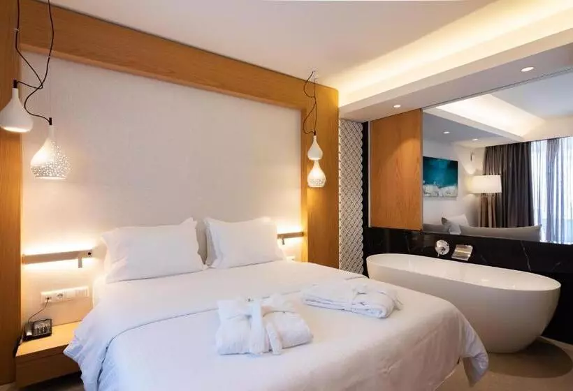 Отель Colonides Beach