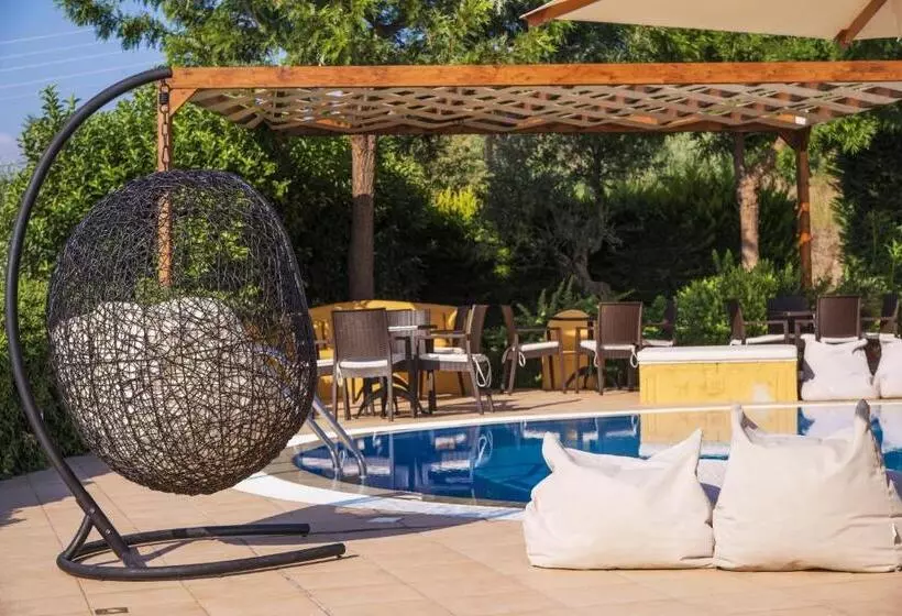 Отель Colonides Beach