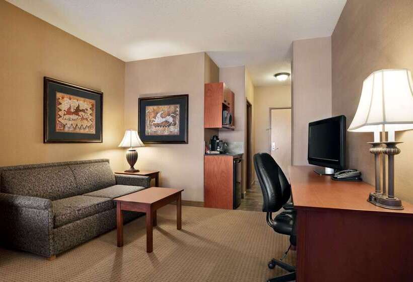 בית מלון כפרי Days Inn & Suites By Wyndham Strathmore