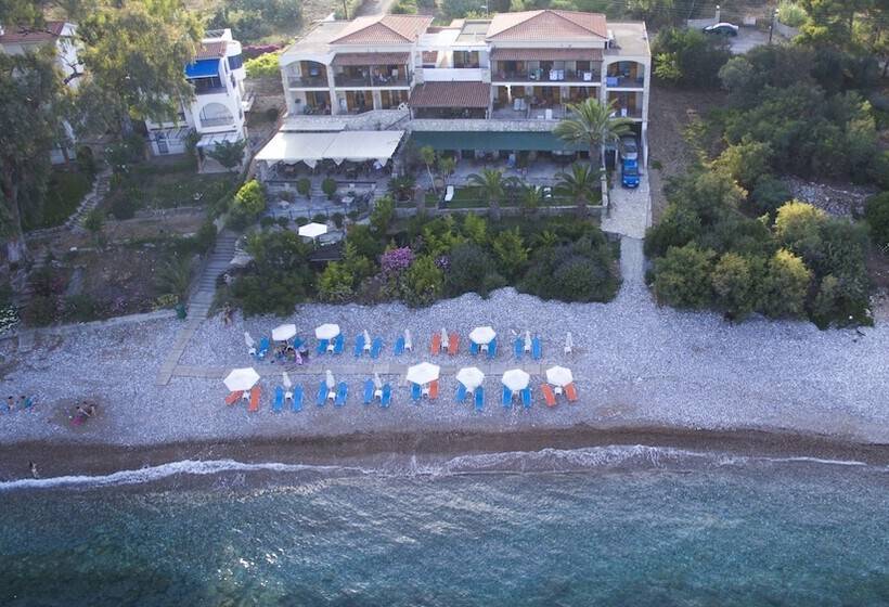 Grekis Beach Hotel And Apartments