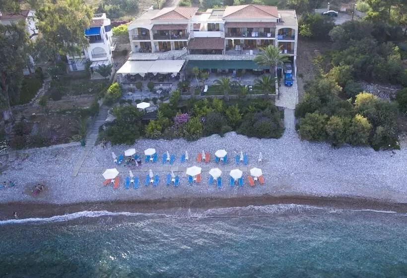 Grekis Beach Hotel And Apartments