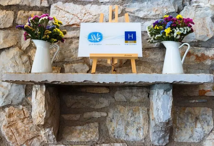 Grekis Beach Hotel And Apartments