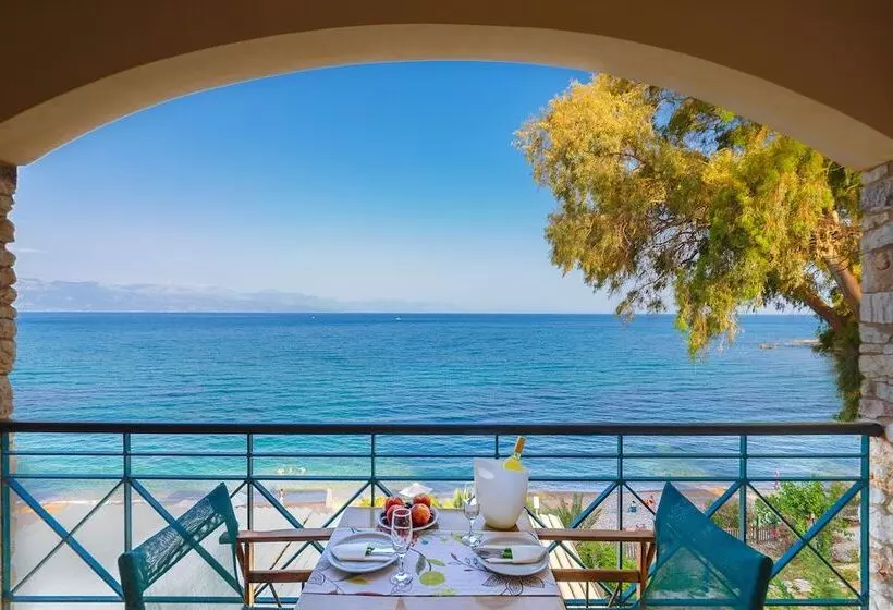 Grekis Beach Hotel And Apartments