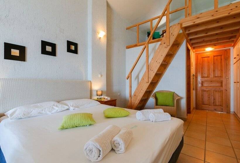 Grekis Beach Hotel And Apartments