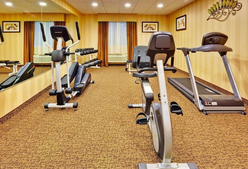 Holiday Inn Express Hotel & Suites Byram, An Ihg