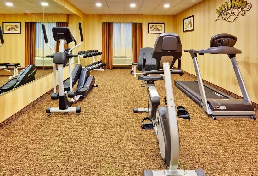 Holiday Inn Express Hotel & Suites Byram, An Ihg