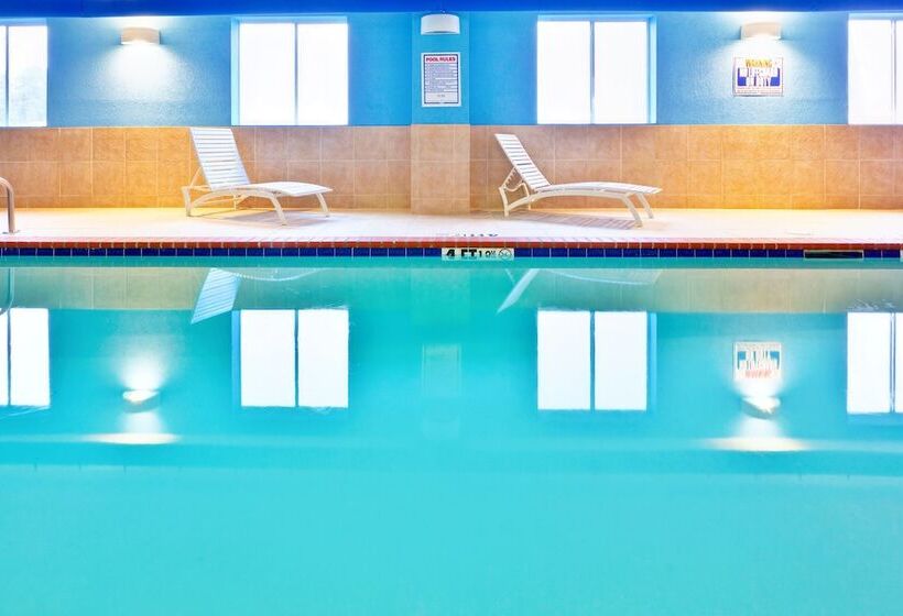 Holiday Inn Express Hotel & Suites Byram, An Ihg