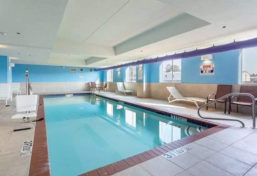 Holiday Inn Express Hotel & Suites Byram, An Ihg