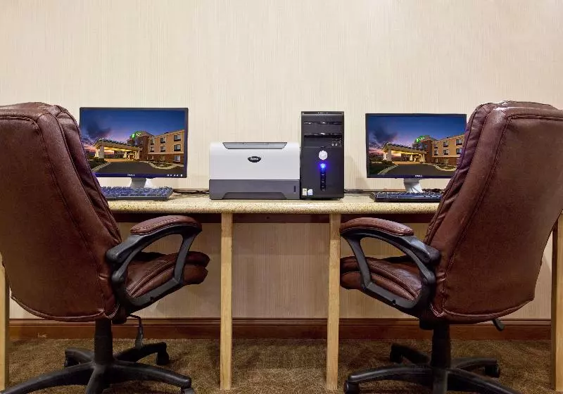 Holiday Inn Express Hotel & Suites Howell, An Ihg