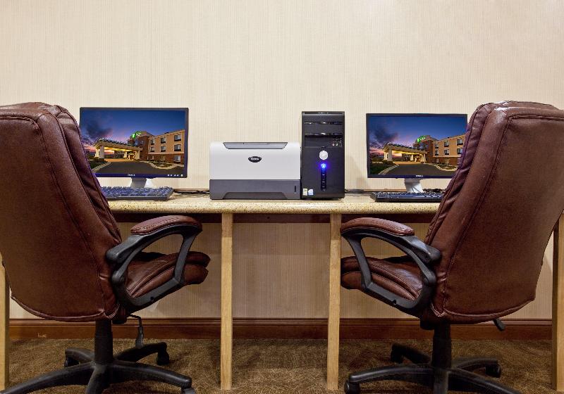 Holiday Inn Express Hotel & Suites Howell, An Ihg