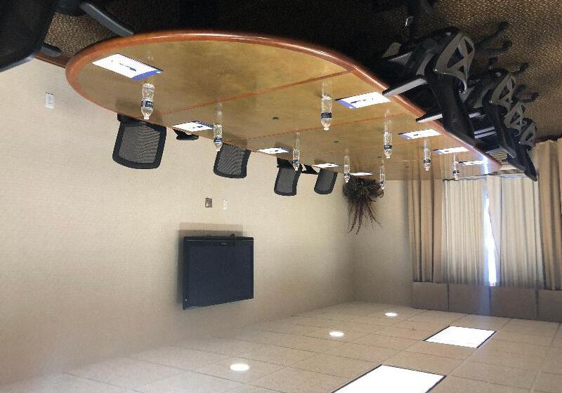 Holiday Inn Express Hotel & Suites Howell, An Ihg