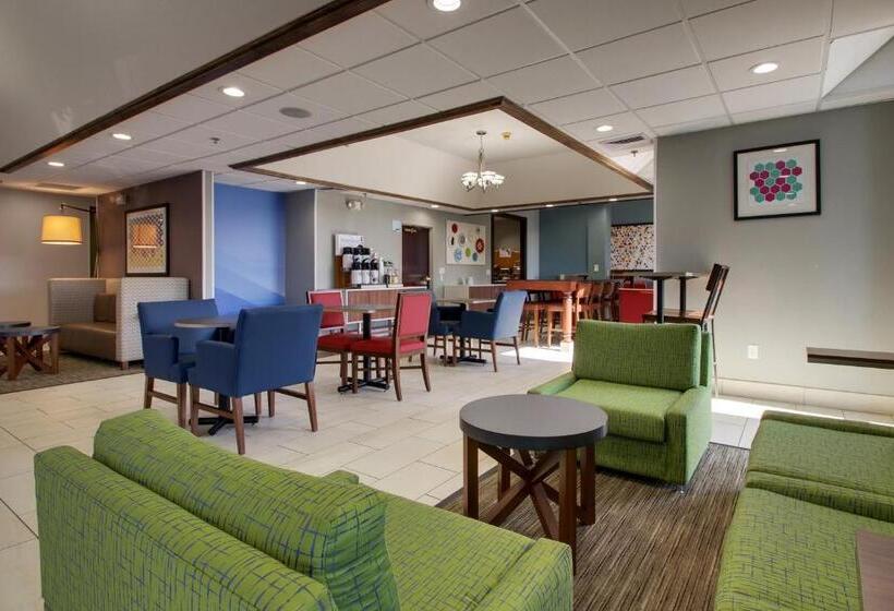 호텔 Holiday Inn Express & Suites Lebanon By Ihg