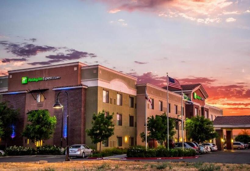 Holiday Inn Express Hotel & Suites Lincoln By Ihg