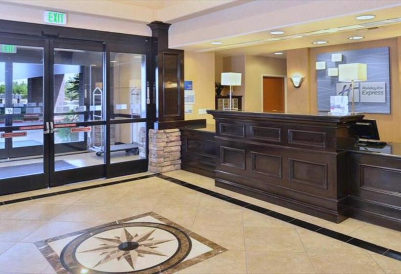 Holiday Inn Express Hotel & Suites Lincoln By Ihg