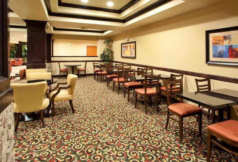 Holiday Inn Express Hotel & Suites Lincoln By Ihg