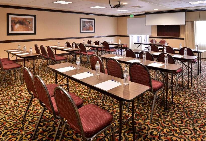 Holiday Inn Express Hotel & Suites Lincoln By Ihg