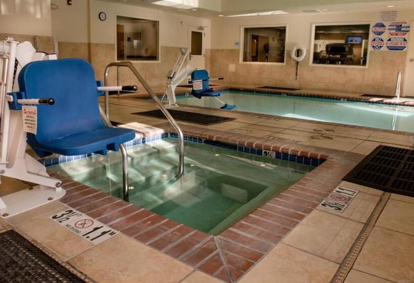 Holiday Inn Express Hotel & Suites Lincoln By Ihg