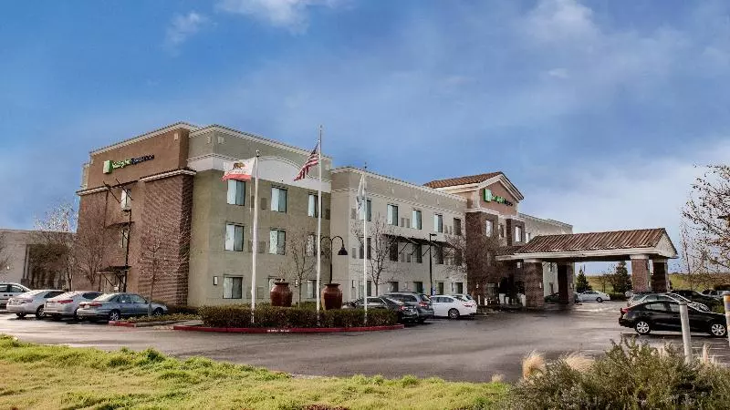 Holiday Inn Express Hotel & Suites Lincoln By Ihg