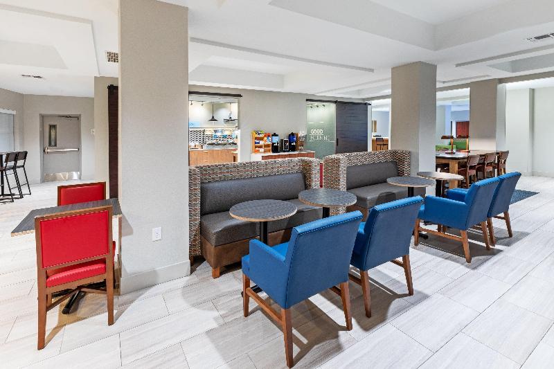 Otel Holiday Inn Express & Suites West By Ihg