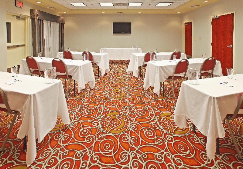 Otel Holiday Inn Express & Suites West By Ihg