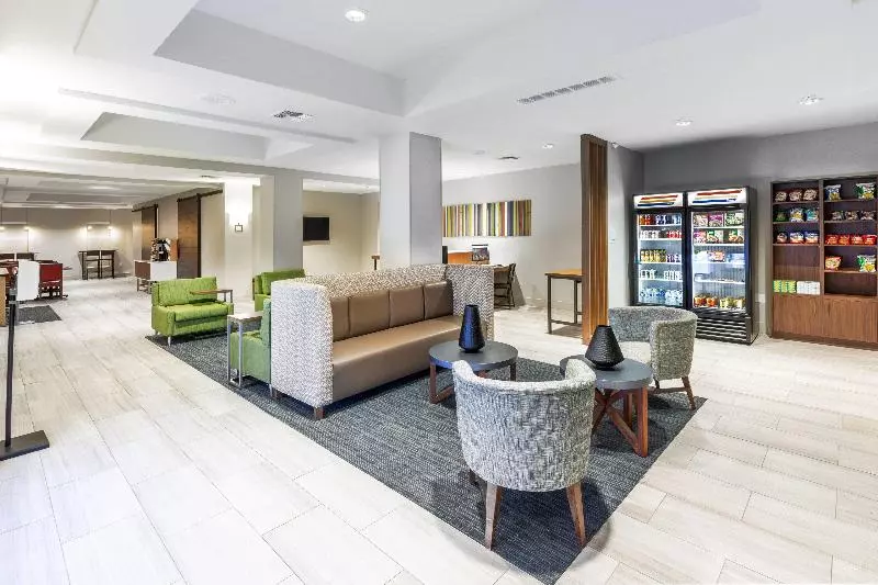 호텔 Holiday Inn Express & Suites West By Ihg