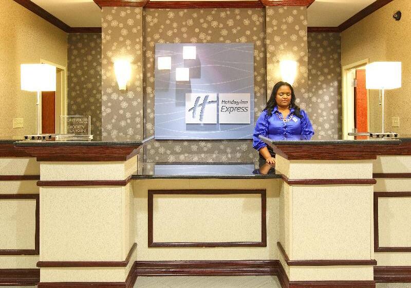 Otel Holiday Inn Express & Suites West By Ihg