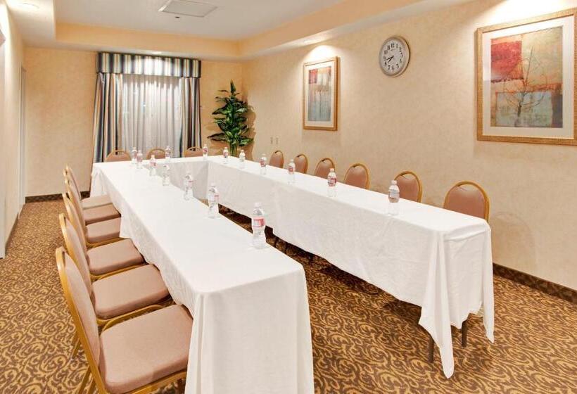 호텔 Holiday Inn Express Delano By Ihg