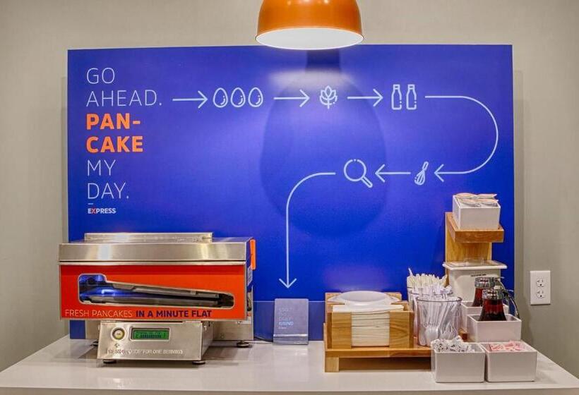 호텔 Holiday Inn Express Delano By Ihg