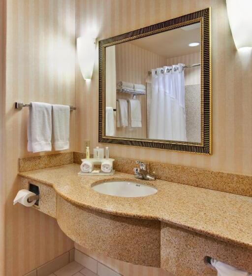 호텔 Holiday Inn Express Delano By Ihg