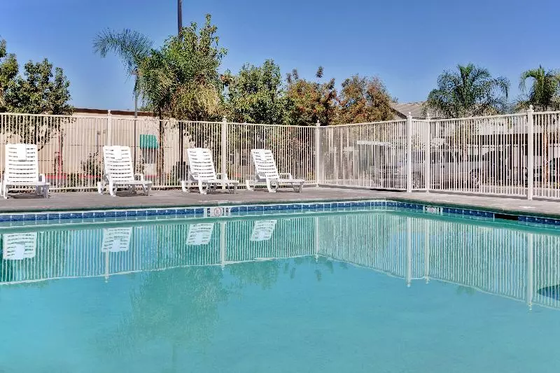 ホテル Holiday Inn Express Delano By Ihg